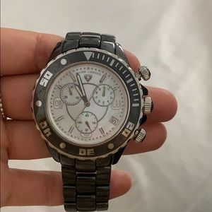 Side legend karamica pearl face watch
